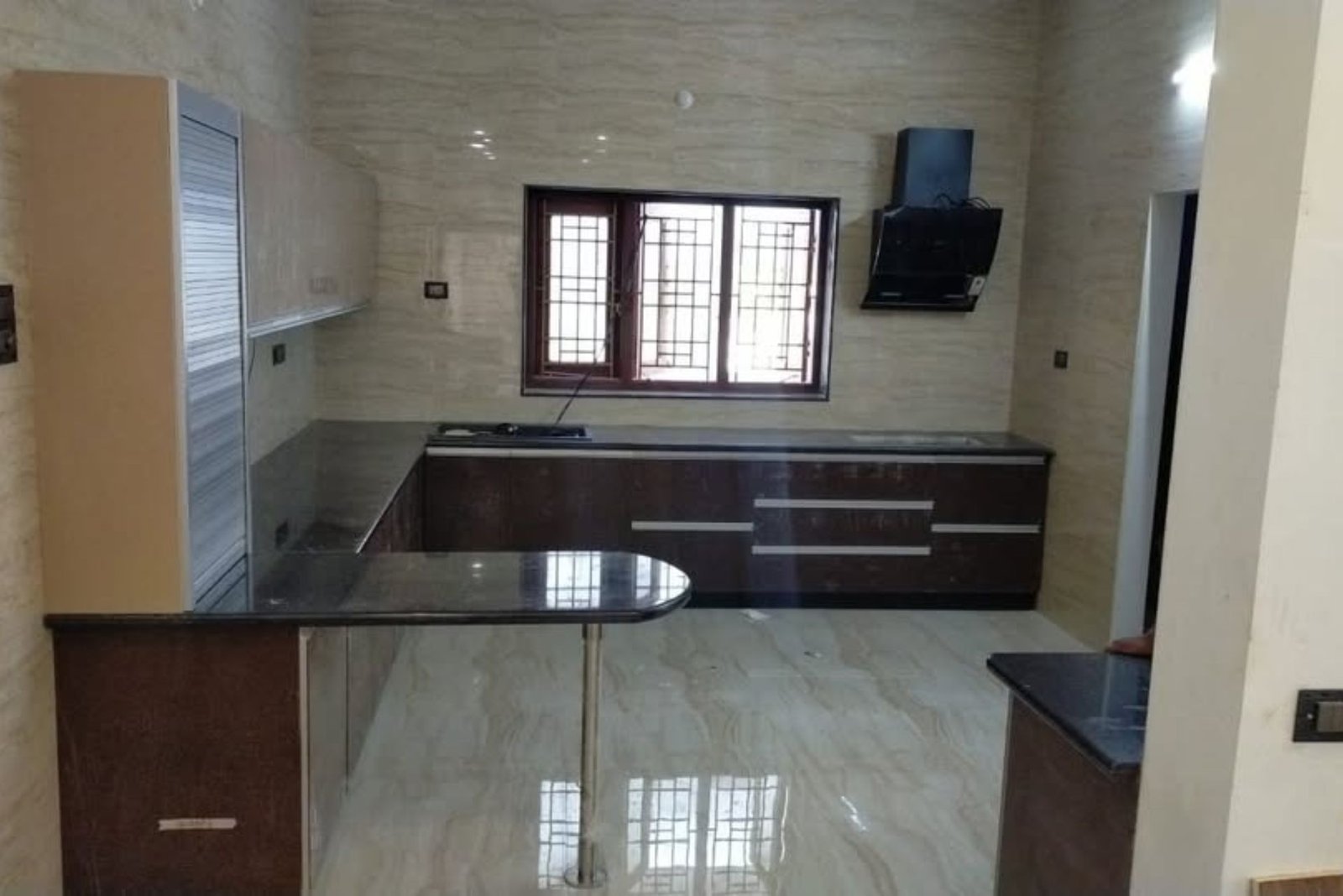 Modern kitchen design in Tirunelveli